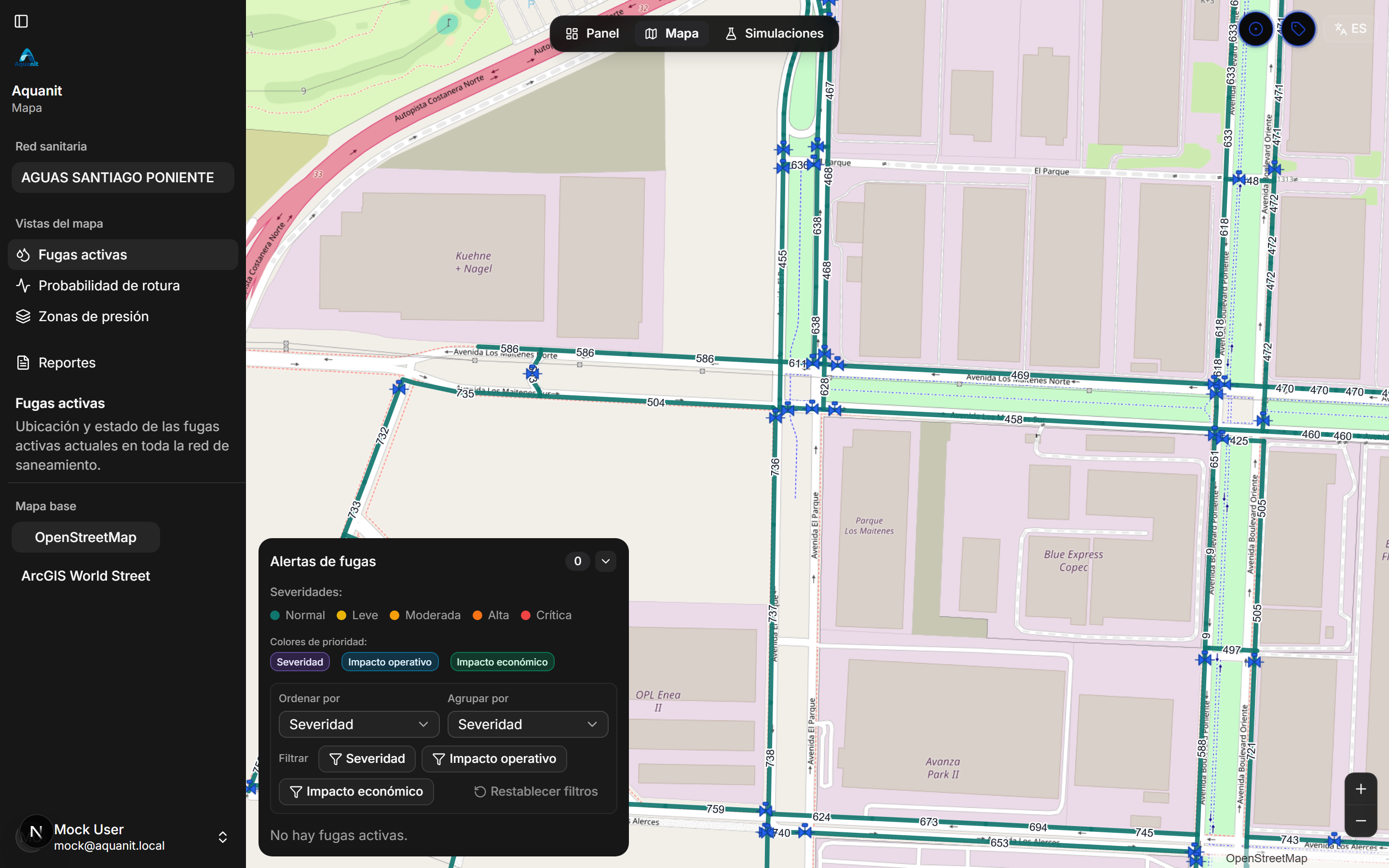 Mapa de la red sanitaria con fugas activas y panel de alertas.